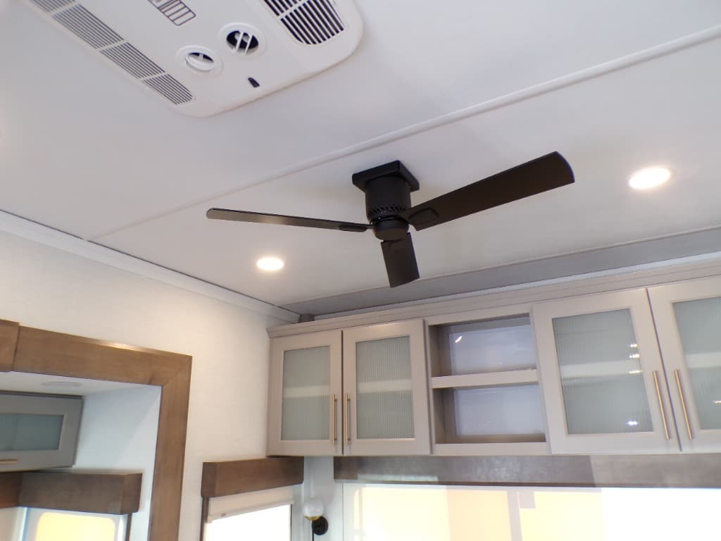 2026 Alliance RV 2026 Alliance RV Paradigm - thumbnail 30