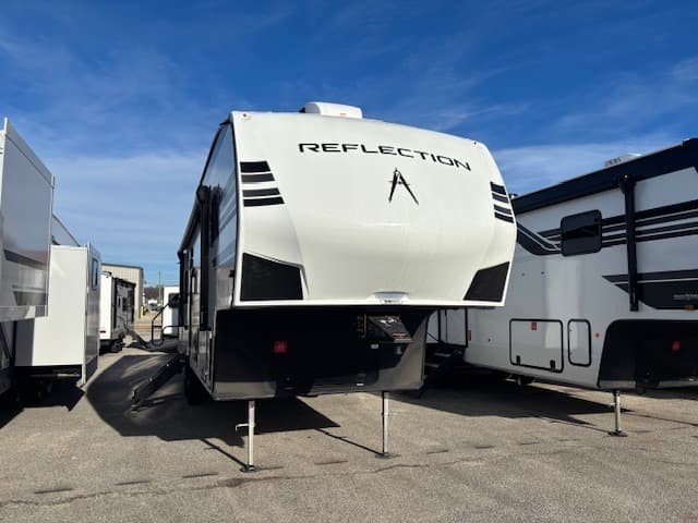 2026 Grand Design 2026 Grand Design Reflection 100 Series - thumbnail 3