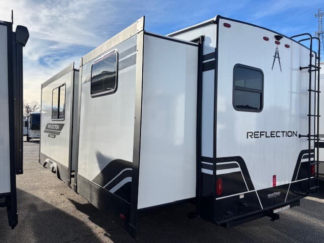 2026 Grand Design 2026 Grand Design Reflection 100 Series - thumbnail 4