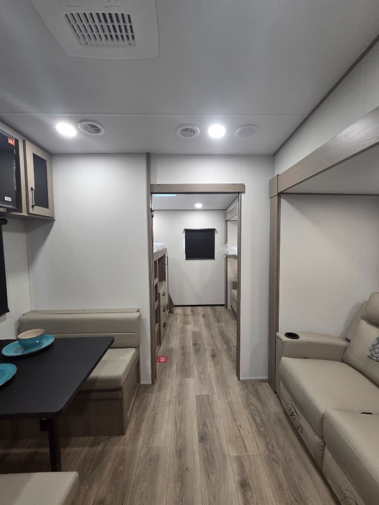 2026 Grand Design 2026 Grand Design Reflection 100 Series - thumbnail 10