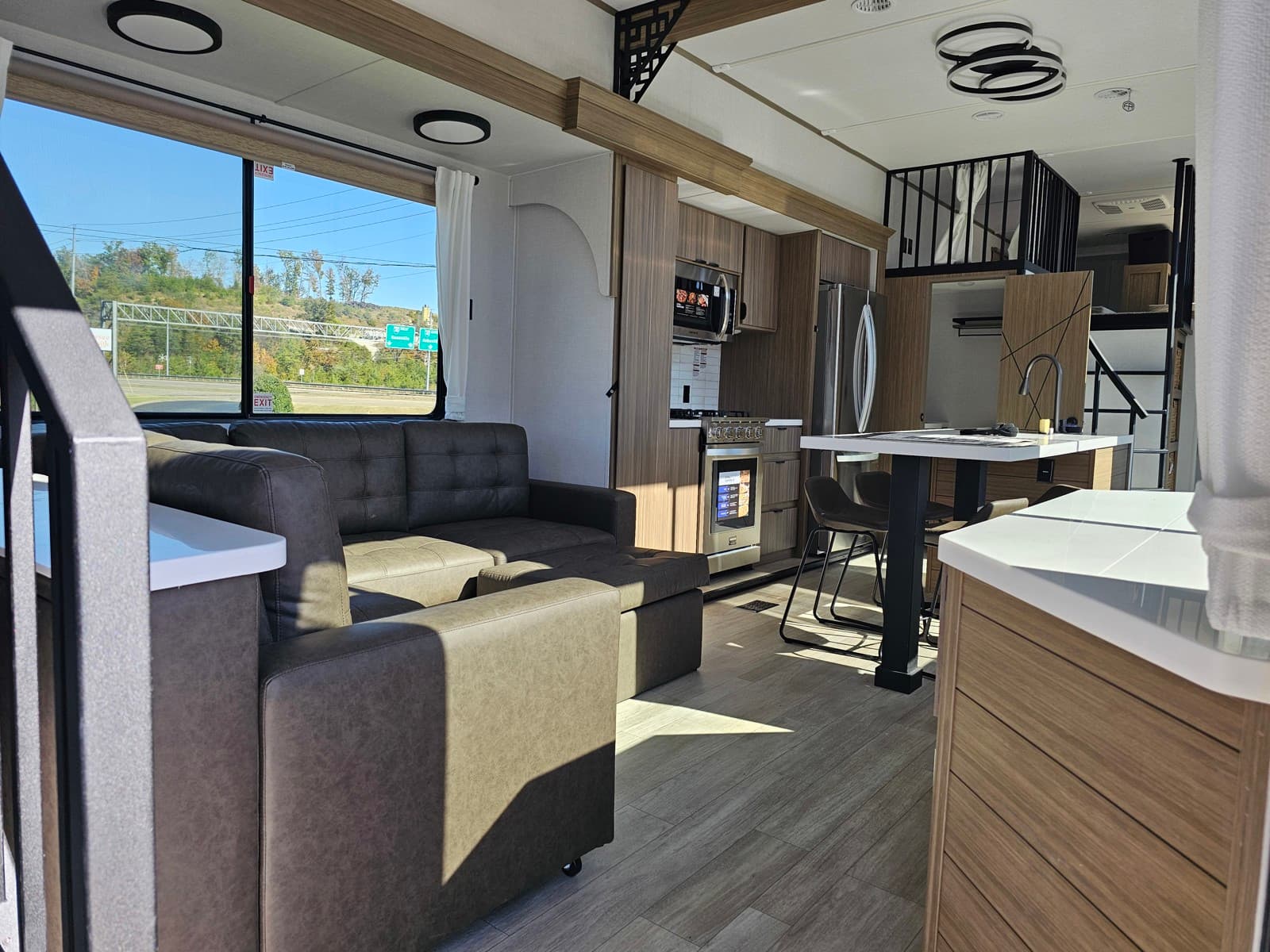 2025 Forest River 2025 Forest River Salem Grand Villa Destination Trailer - thumbnail 10