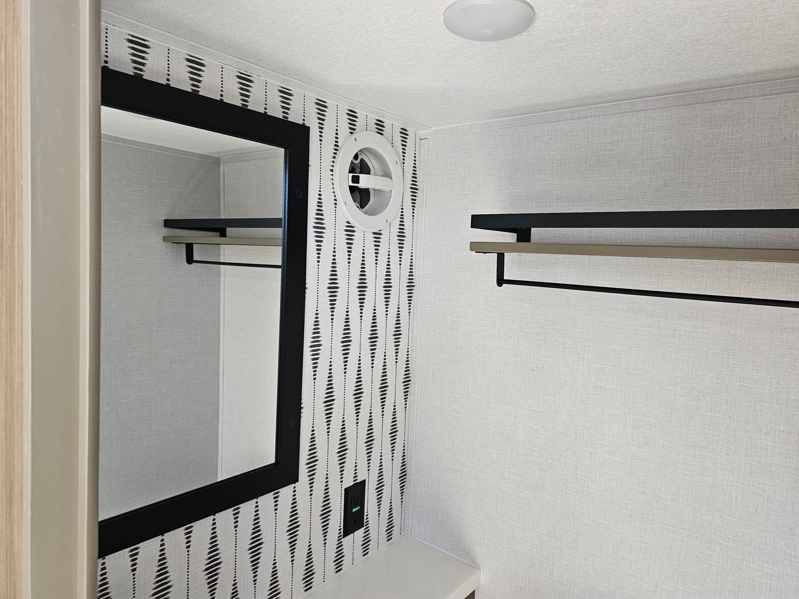 2025 Forest River 2025 Forest River Salem Grand Villa Destination Trailer - thumbnail 22