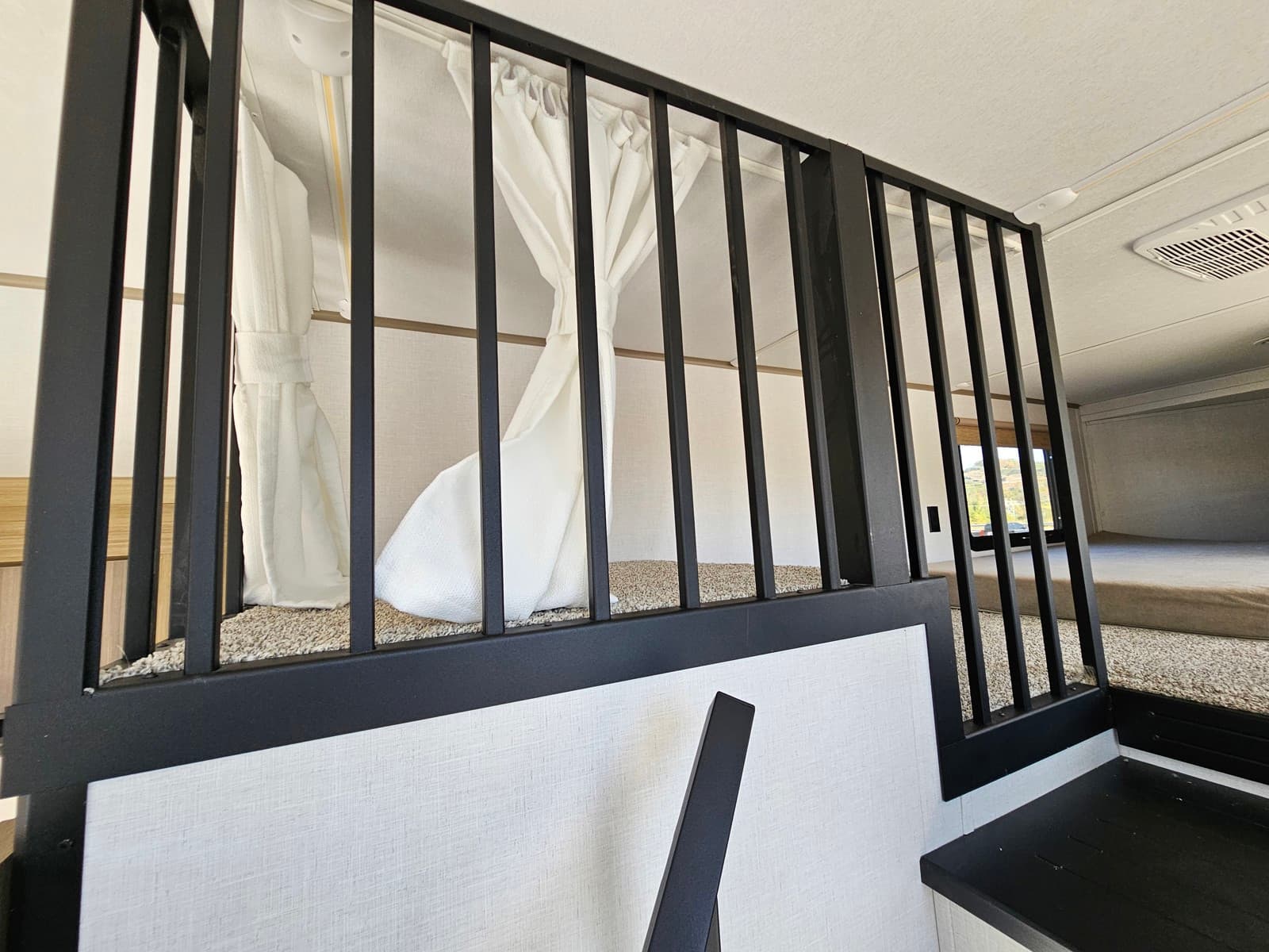 2025 Forest River 2025 Forest River Salem Grand Villa Destination Trailer - thumbnail 26