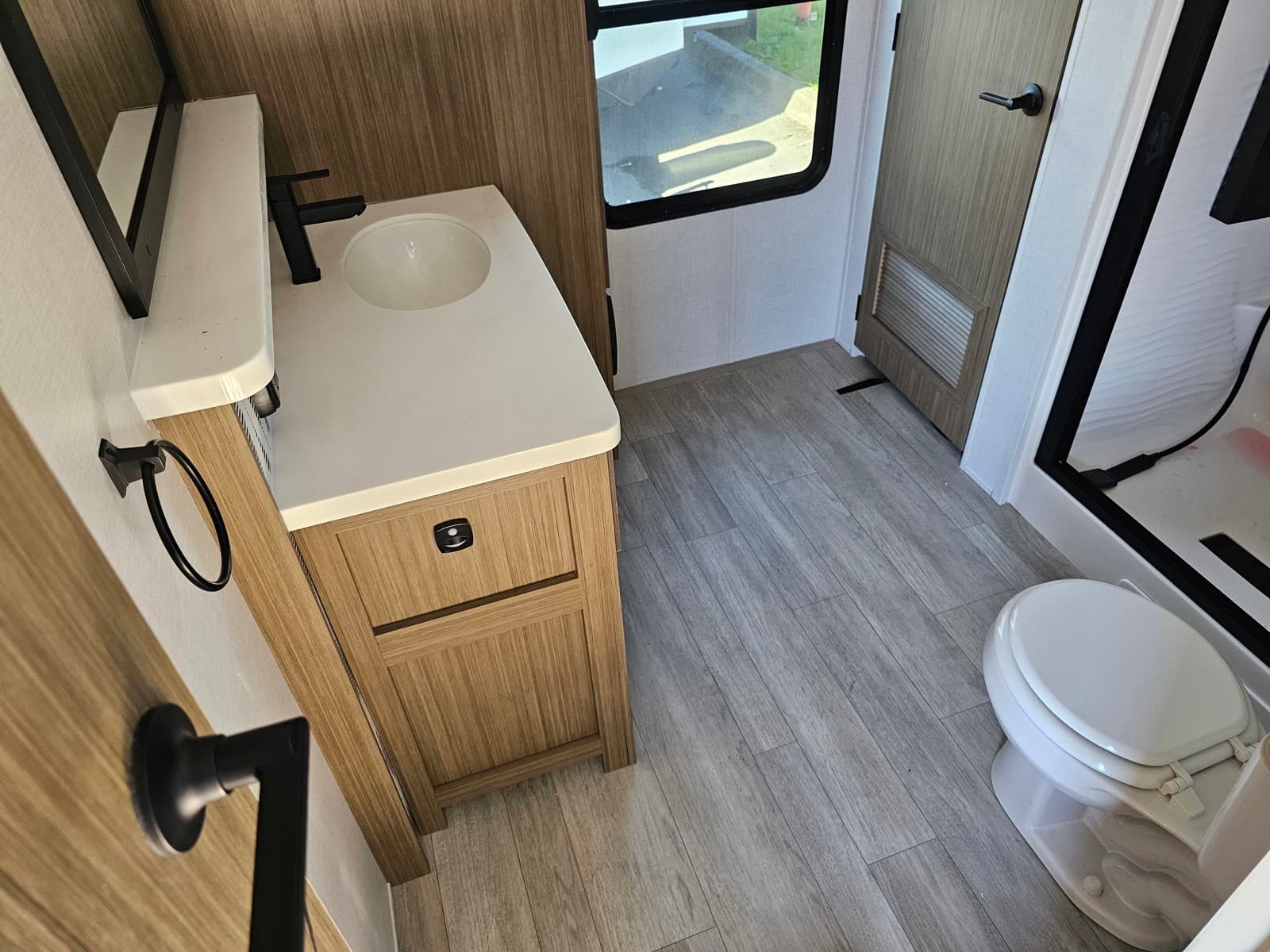 2025 Forest River 2025 Forest River Salem Grand Villa Destination Trailer - thumbnail 33