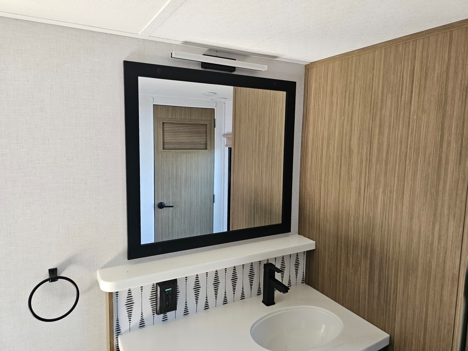 2025 Forest River 2025 Forest River Salem Grand Villa Destination Trailer - thumbnail 36