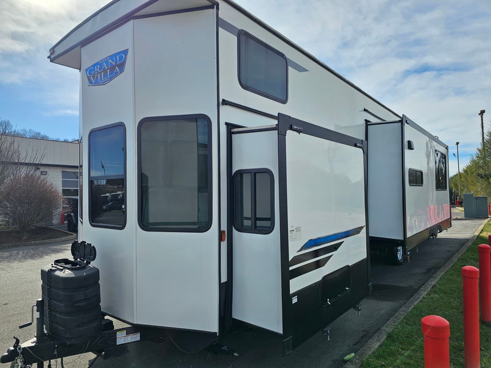 2023 Forest River 2023 Forest River Salem Grand Villa - thumbnail 3