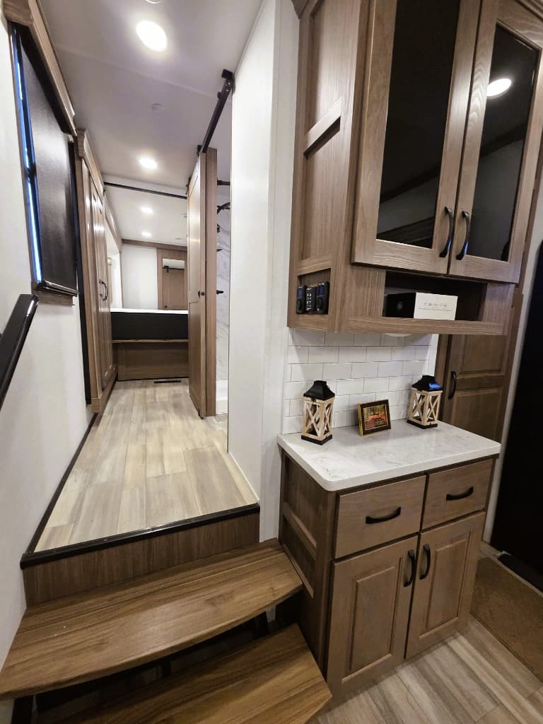 2024 Alliance RV 2024 Alliance RV Paradigm - thumbnail 15