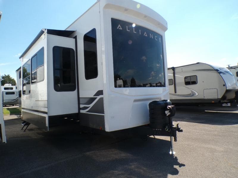 2026 Alliance RV Benchmark 42LFT