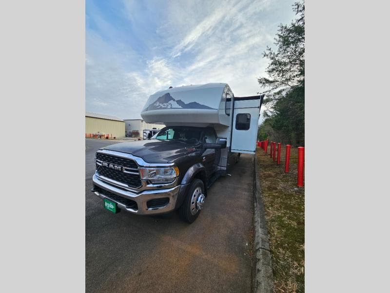 2025 Dynamax Isata 5 30FW