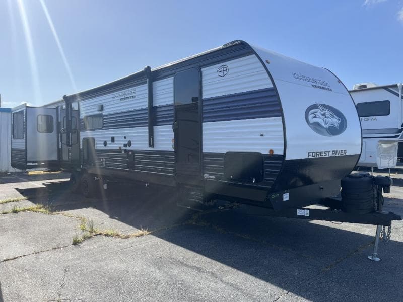 2025 Forest River Cherokee Wolf Den 306MM